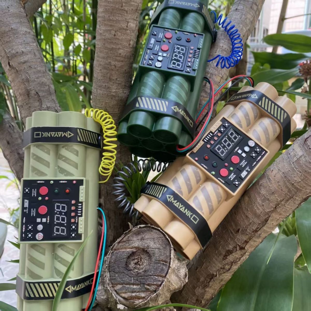 Timed Smoke Bomb Toy – C4 Detonator Model