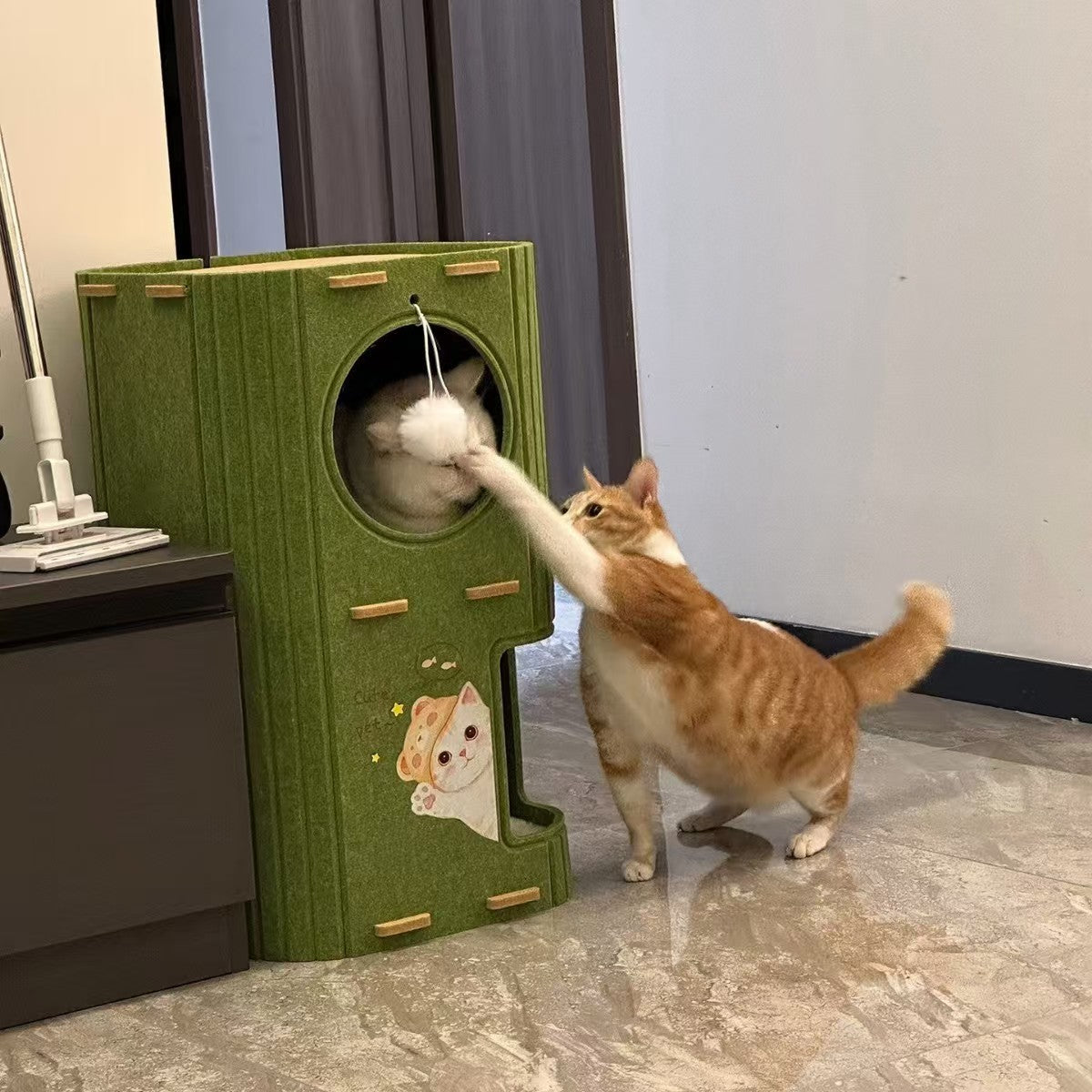 Tree Hollow Cat Tower